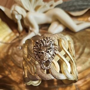 Gold Tone Lion Head Bracelet